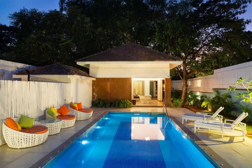 White Banyan Beach Villa, Candolim By The Acacia Villas Eksteriør bilde