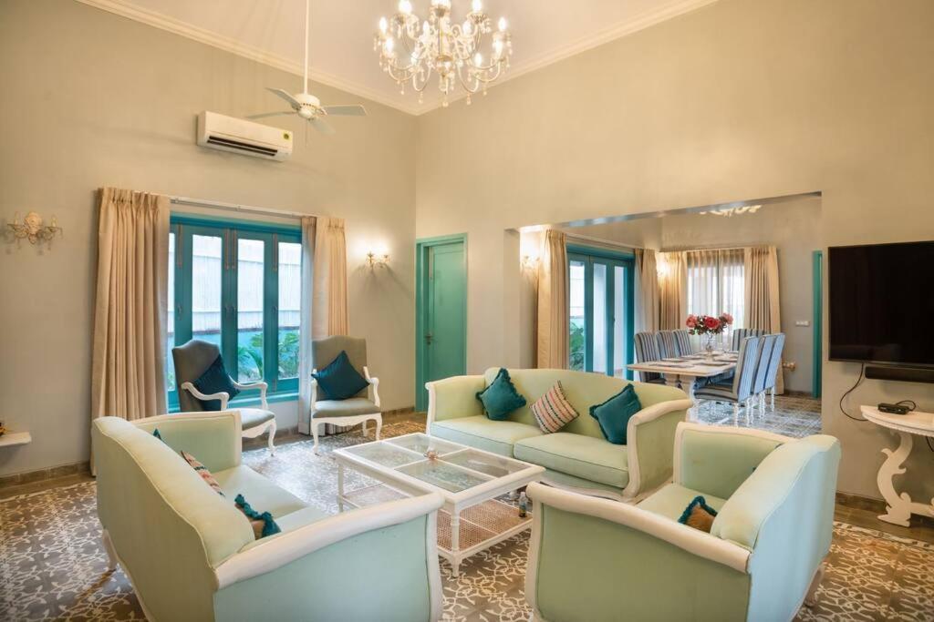 White Banyan Beach Villa, Candolim By The Acacia Villas Eksteriør bilde